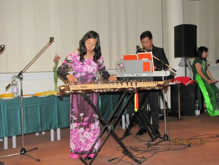 Đêm hội tôn vinh phụ nữ Việt Nam tại Hungary - ảnh 14